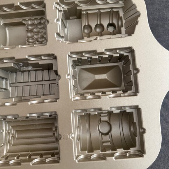 Nordic Ware Train Cakelet Pan Cast-Aluminum Nonstick Baking Mold - Picture 3 of 5